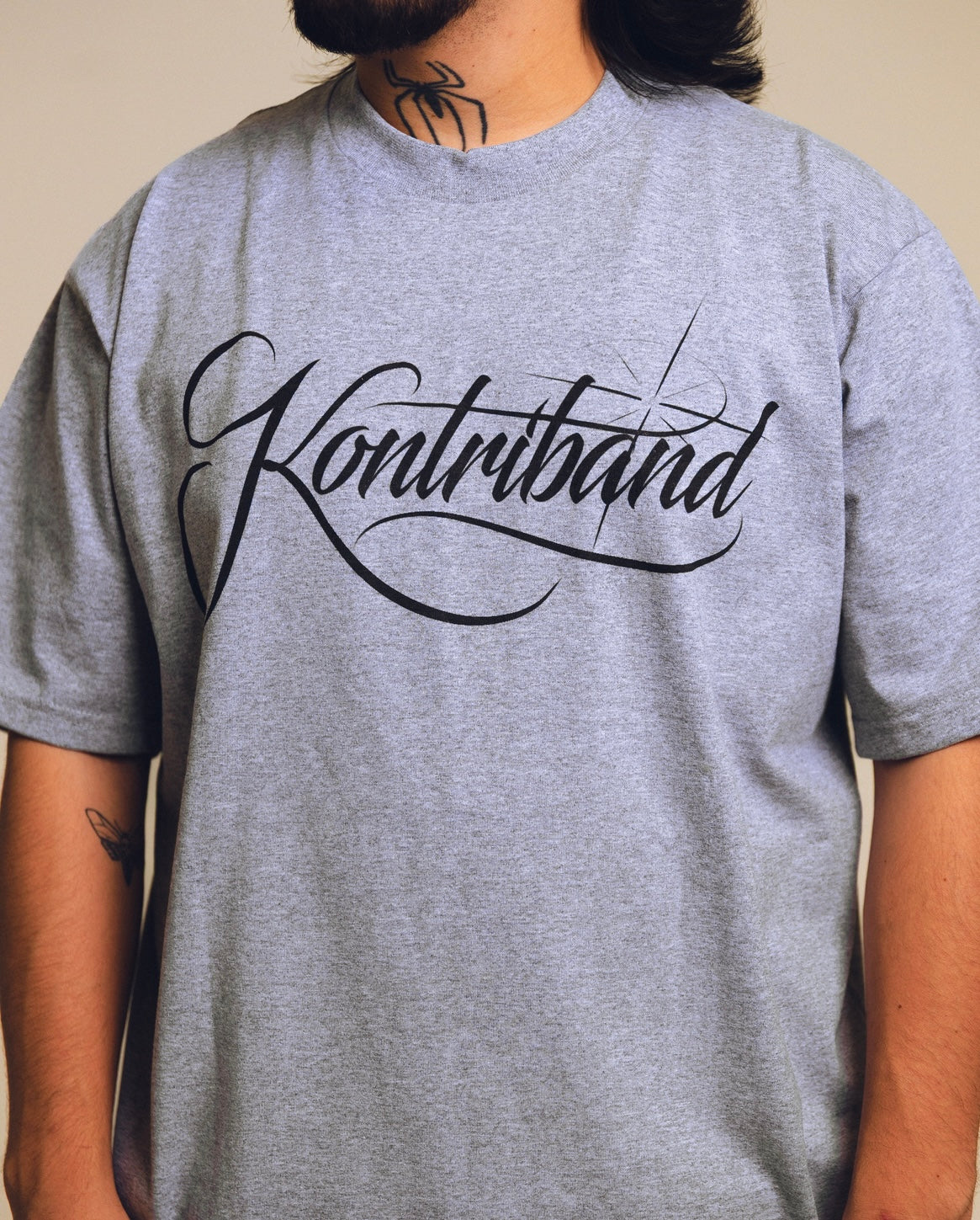 GREY CURSIVE SCRIPT TEE